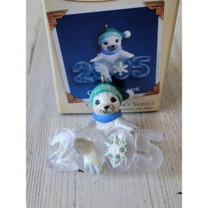 Hallmark 2005 cool decade seal ornament Xmas snowflake